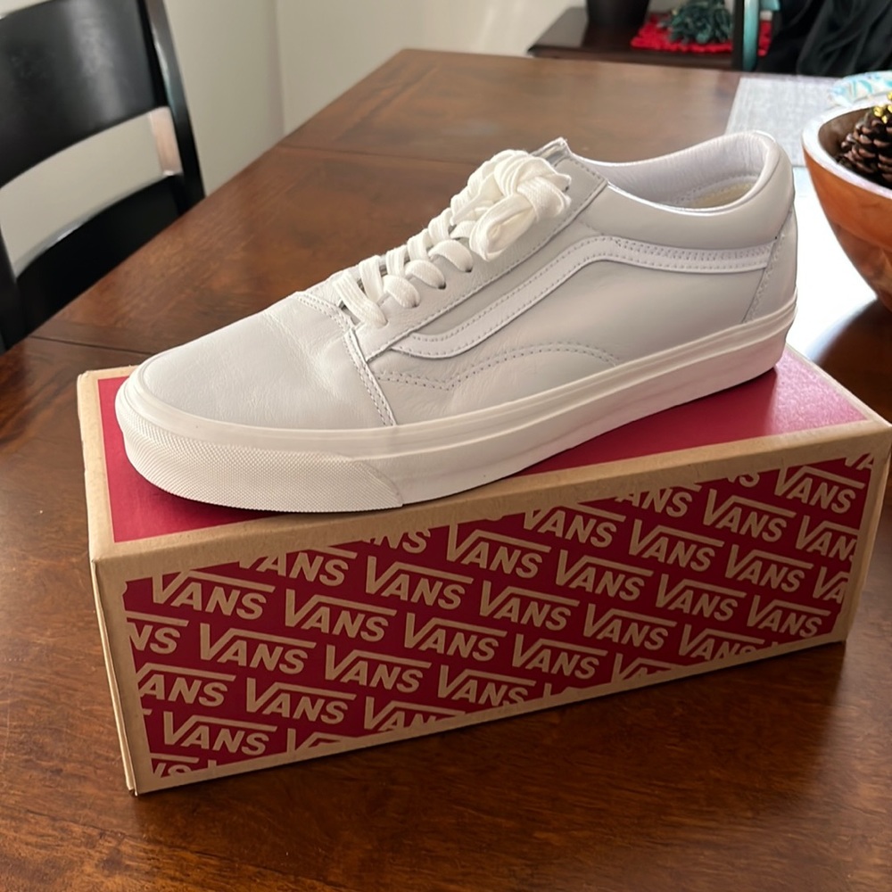 BRAND NEW grey leather mens vans